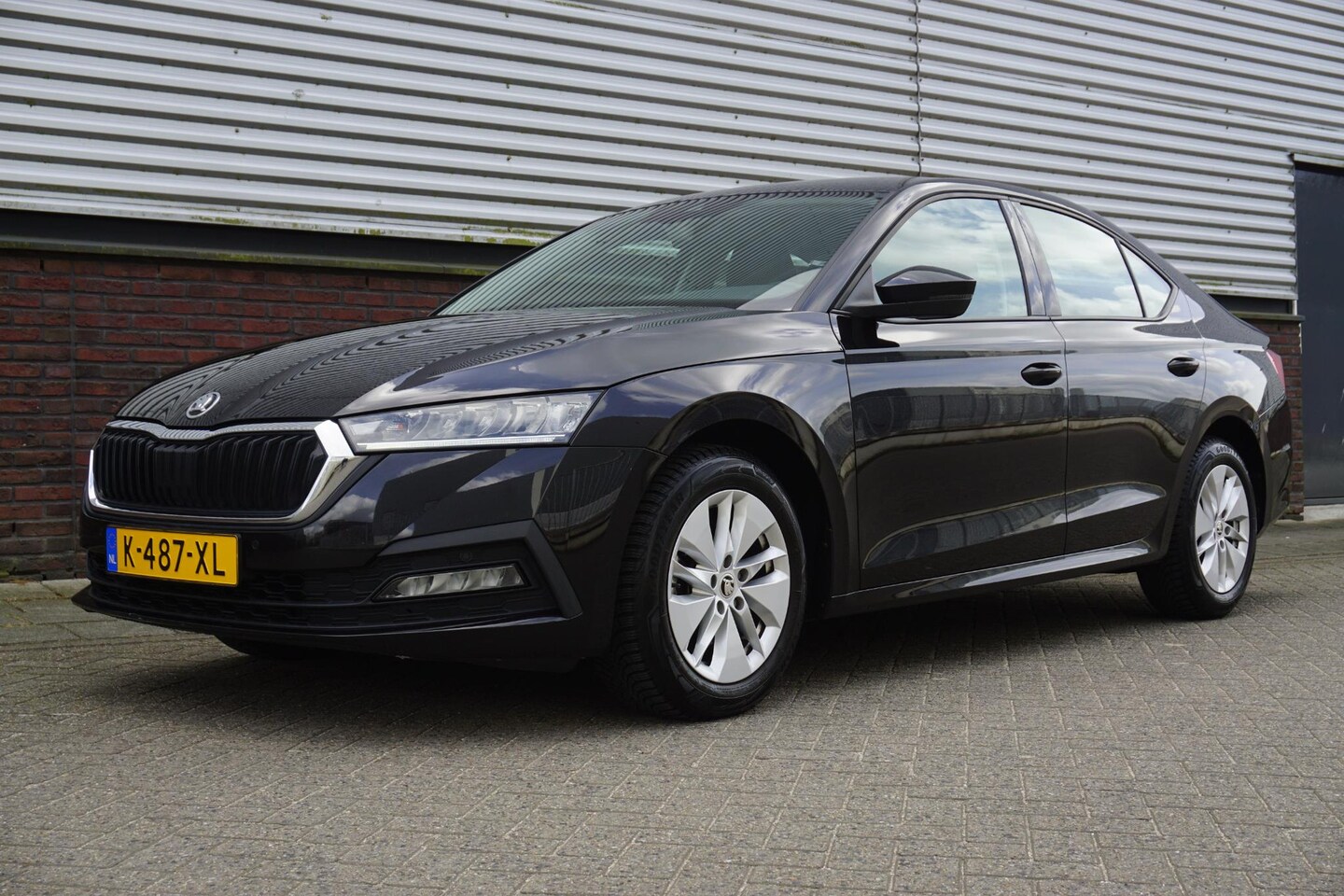 Skoda Octavia - 1.0 e-TSI Business Edition/DSG-7/Dealeronderhouden /1e Eigenaar. - AutoWereld.nl