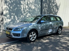 Ford Focus Wagon - 1.6-16V Futura