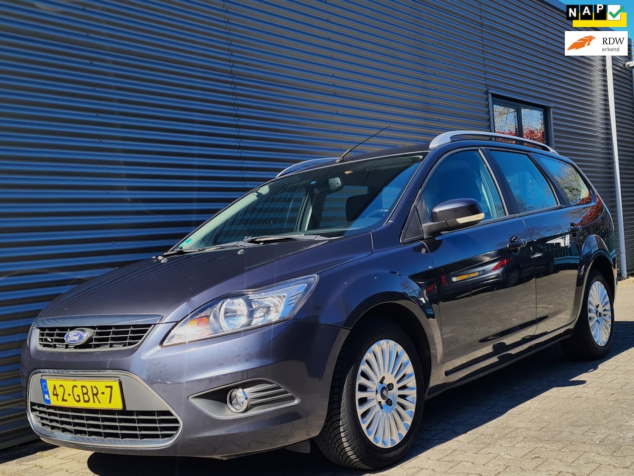 Ford Focus Wagon - 1.6 Titanium 05-2008 Antr. Grijs Metallic - AutoWereld.nl