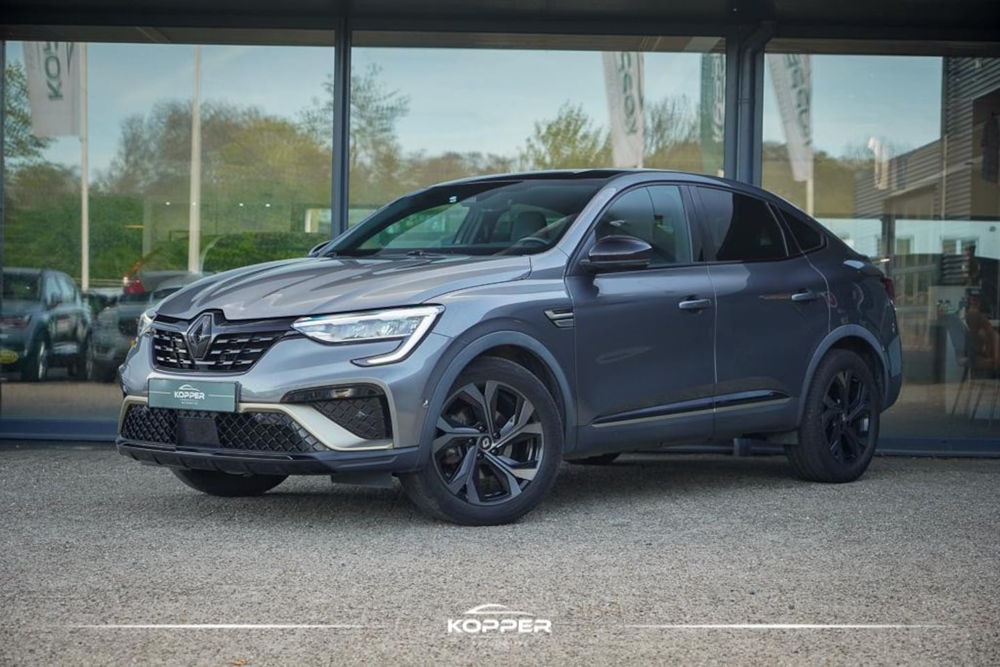 Renault Arkana - 1.6 E-Tech hybrid 145 E-Tech engineered / Adaptive Cruise / Stoelverwarming / Dodehoek - AutoWereld.nl