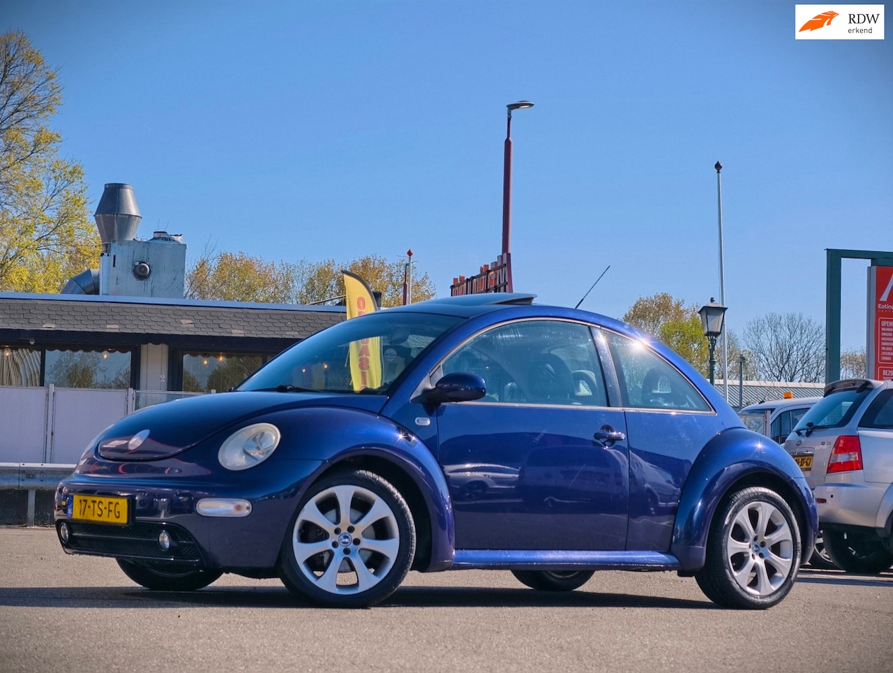 Volkswagen New Beetle - 1.8-5V Turbo Highline // AUTOMAAT / AIRCO / STOELVERWARMING / SCHUIFDAK / LMV - AutoWereld.nl