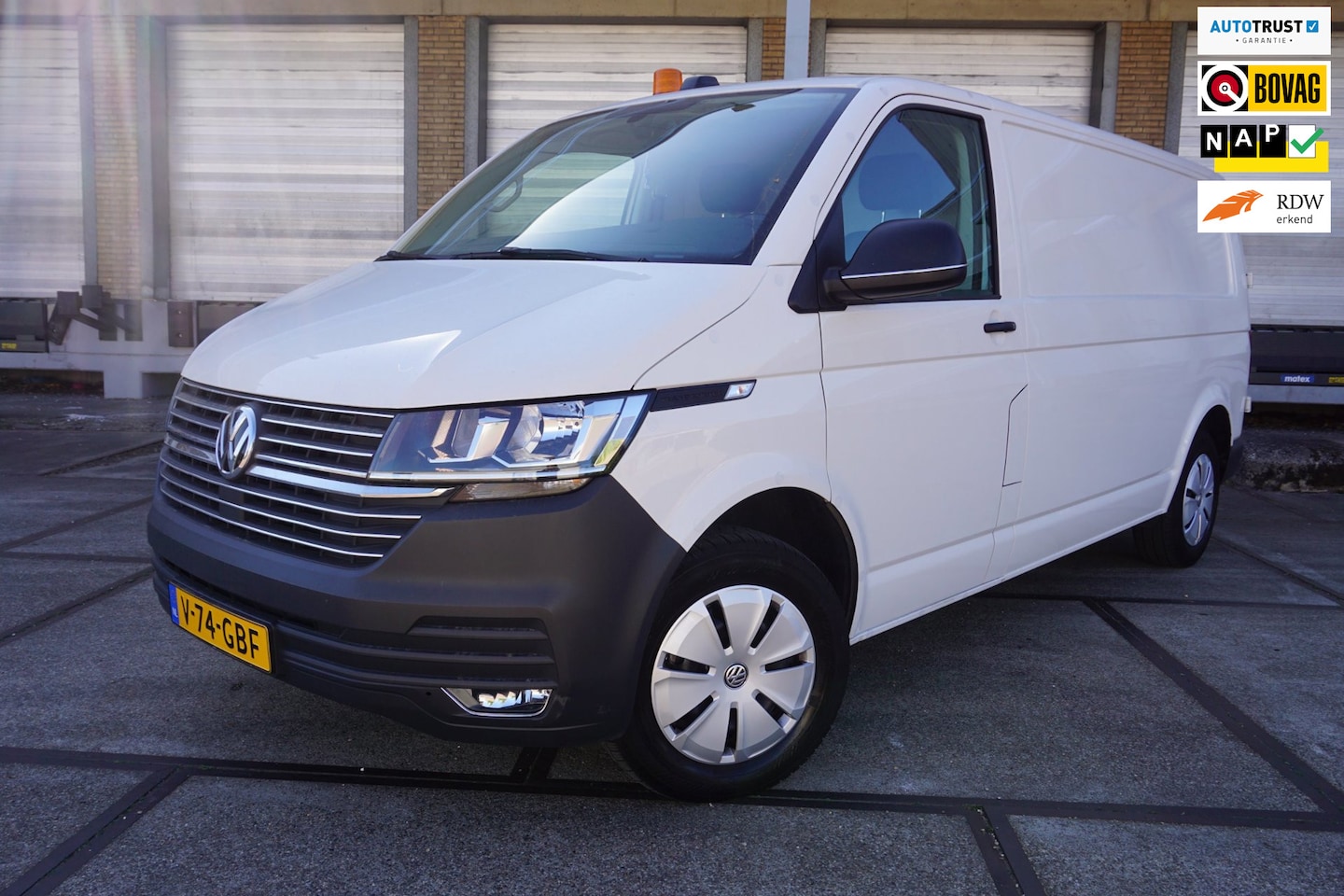 Volkswagen Transporter - 2.0 TDI L2H1 28 Highline 2.0 TDI L2H1 28 Highline - AutoWereld.nl