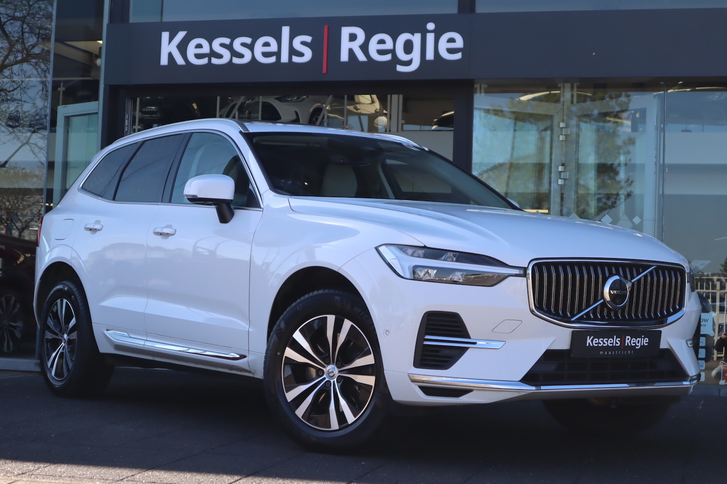 Volvo XC60 - 2.0 T6 Plug-in hybrid AWD Inscription | Elec. Trekhaak | Pano | Leer | 360 view - AutoWereld.nl