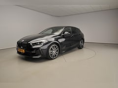 BMW 1-serie - 5-Deurs 118i | Handbak | M-Sportpakket | LED | Leder | Navigatie | M-Zetels | Stoelverwarm