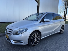 Mercedes-Benz B-klasse - 200 Ambition Automaat Leer Trekhaak Navi