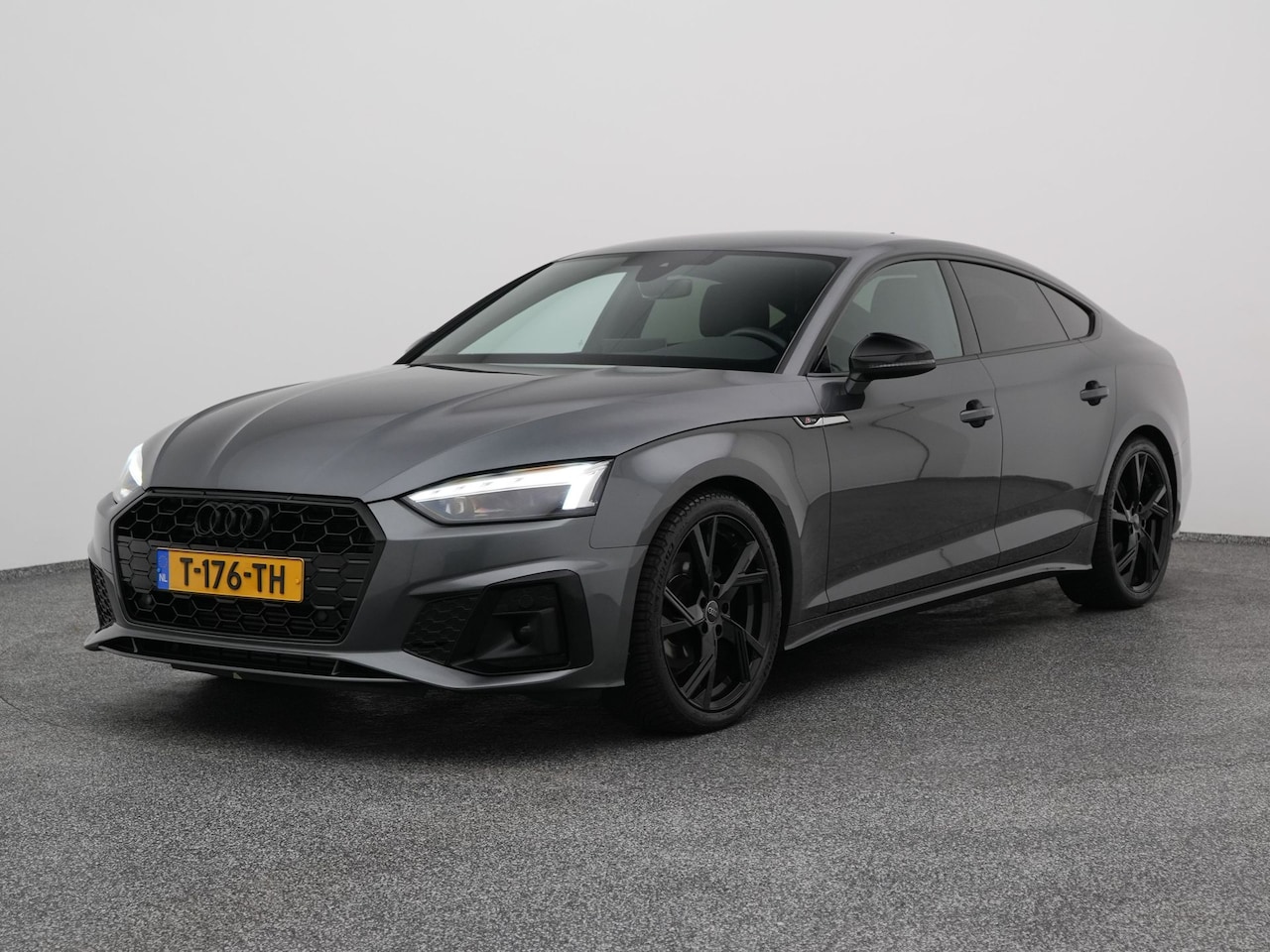 Audi A5 Sportback - 35 TFSI S edition Competition | NAVI | CARPLAY | TREKHAAK - AutoWereld.nl