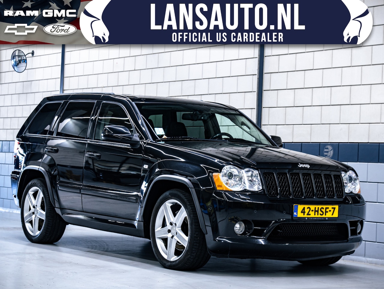 Jeep Grand Cherokee - 6.1 V8 Hemi SRT-8 | Youngtimer! | FULL OPTION | 426PK - AutoWereld.nl