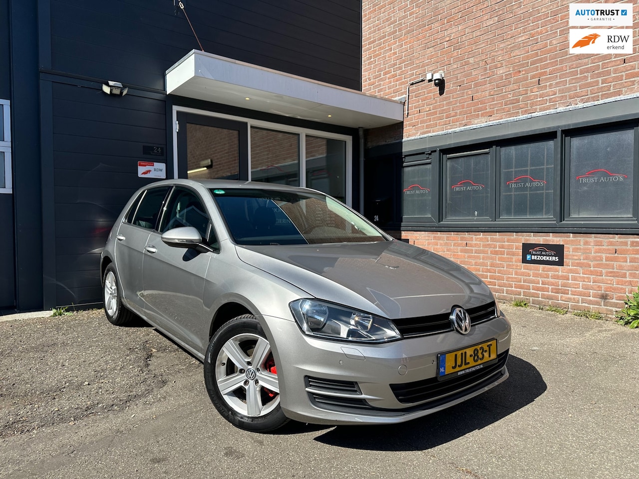 Volkswagen Golf - 1.2 TSI Trendline|Pdc|Navi|Bleutooth|Stoelverwarming - AutoWereld.nl