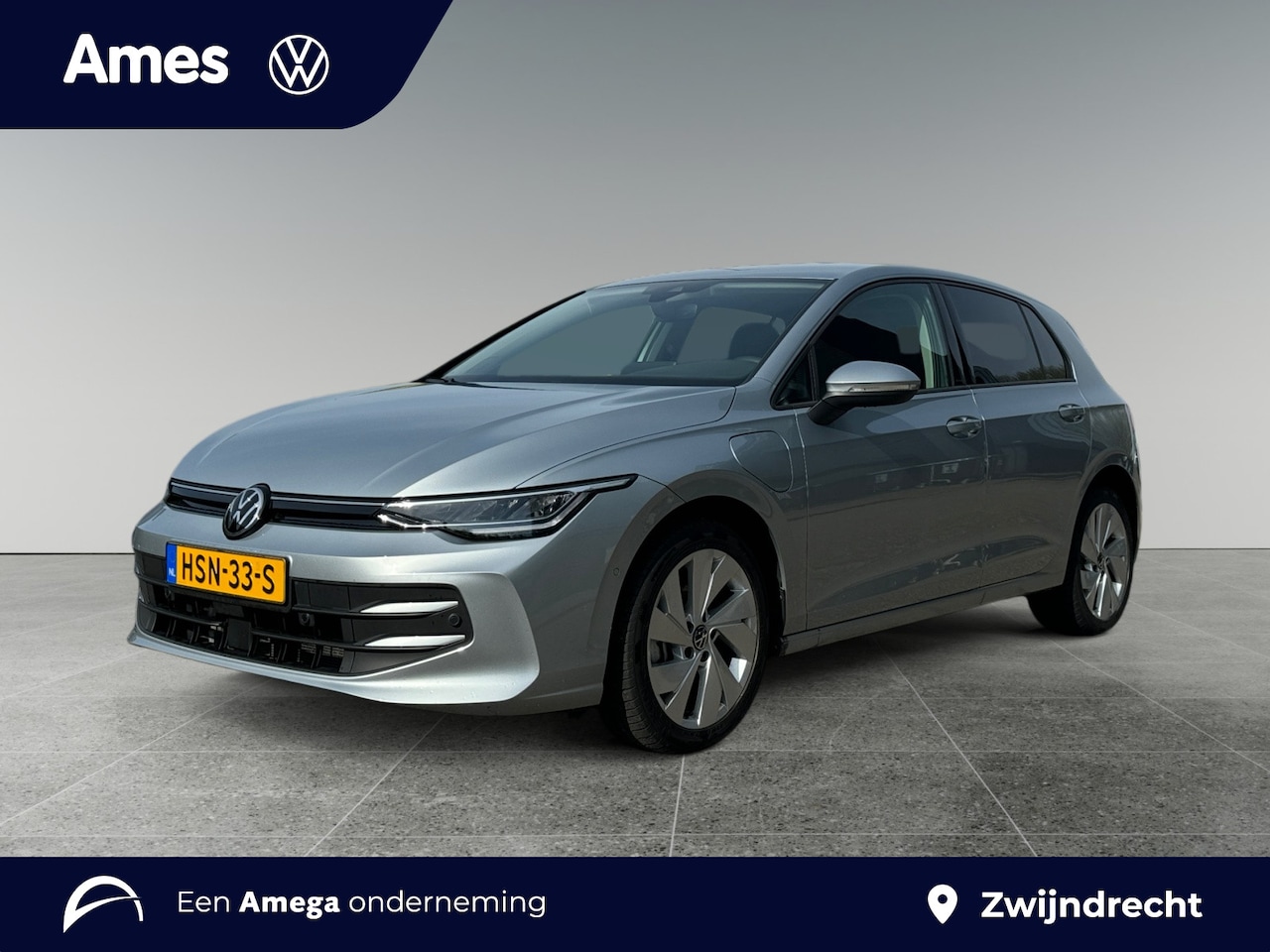 Volkswagen Golf - 1.5 eHybrid Life Edition Achteruitrijcamera | Parkeersensoren voor en achter | Stoelverwar - AutoWereld.nl
