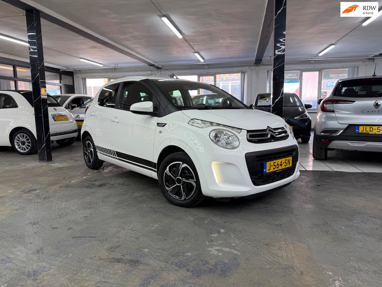 Citroën C1 - 1.0 VTi Shine Automaat | Airco | Scherm - AutoWereld.nl