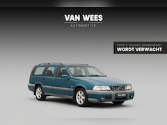 Volvo V70 XC - 2.5 T AWD Luxury | 193 pk | 5 cilinder | Cruise control | Stoelverwarming | Half leer | Da