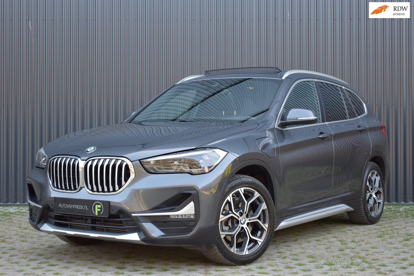 BMW X1 - XDrive25e High Executive xLine | PANO | TREKHAAK AFN. | LEDER | HEAD-UP | ACC | 1E EIG | D - AutoWereld.nl