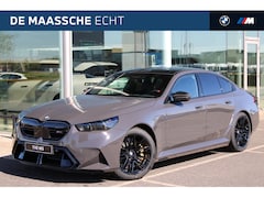 BMW M5 - 5 Serie Automaat / M Drive Professional / Trekhaak / Bowers & Wilkins / M Multifunctionele