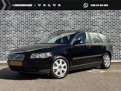 Volvo V50 - 2.4i 170PK Automaat | Momentum | Cruise Controle | Trekhaak | Climate Controle |