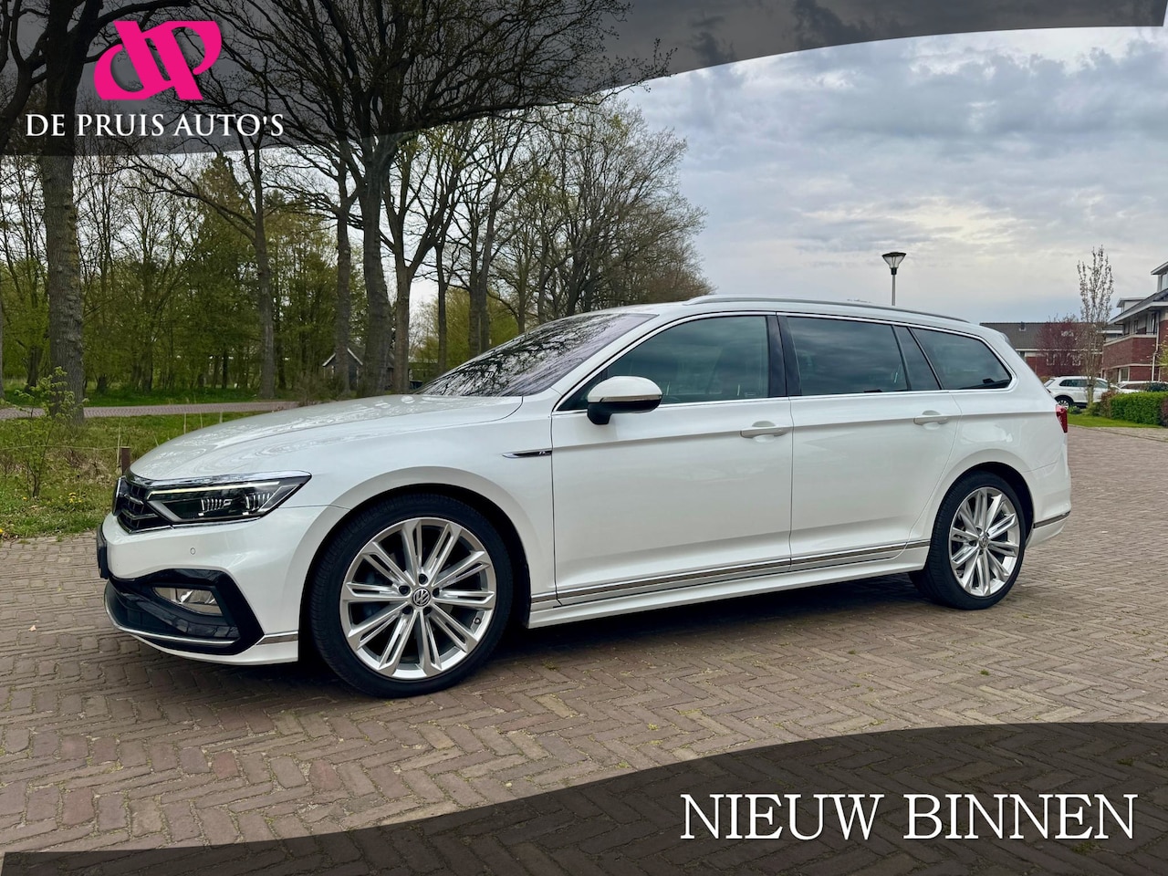Volkswagen Passat Variant - 2.0 TSI Elegance Business R Panodak Camera Trekhaak Dynaudio Navigatie - AutoWereld.nl