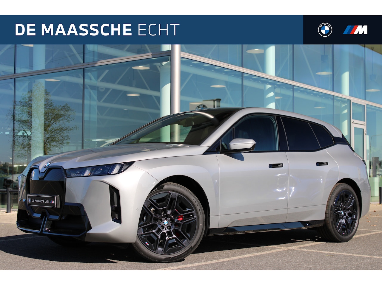 BMW iX - xDrive45 M Sport / Panoramadak Sky Lounge / Trekhaak / M Multifunctionele Stoelen / Soft-C - AutoWereld.nl