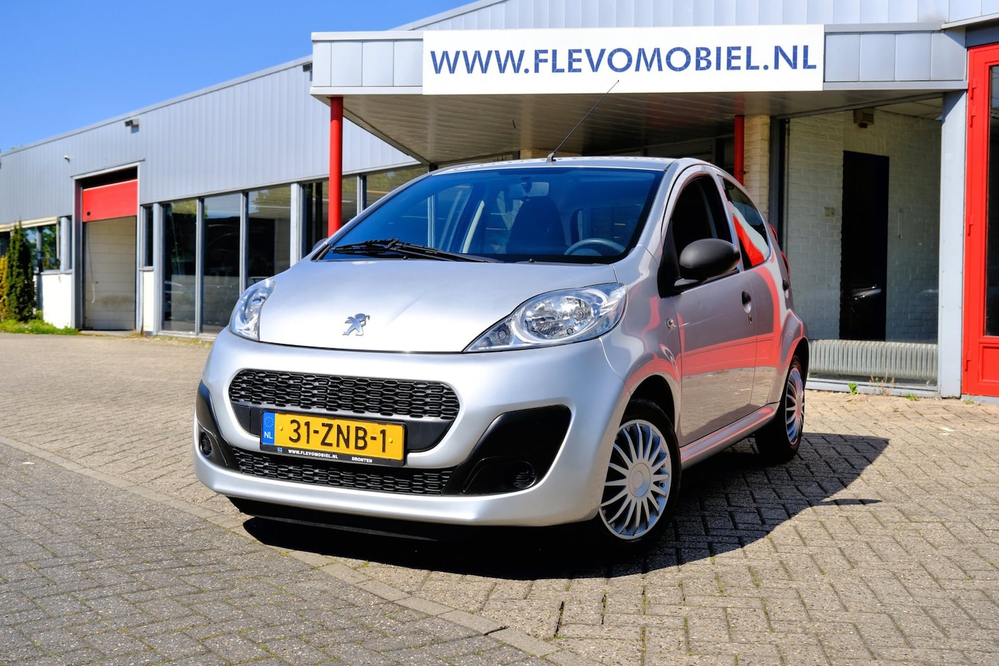 Peugeot 107 - 1.0 Access Accent 5-drs *42.418km!* Airco - AutoWereld.nl