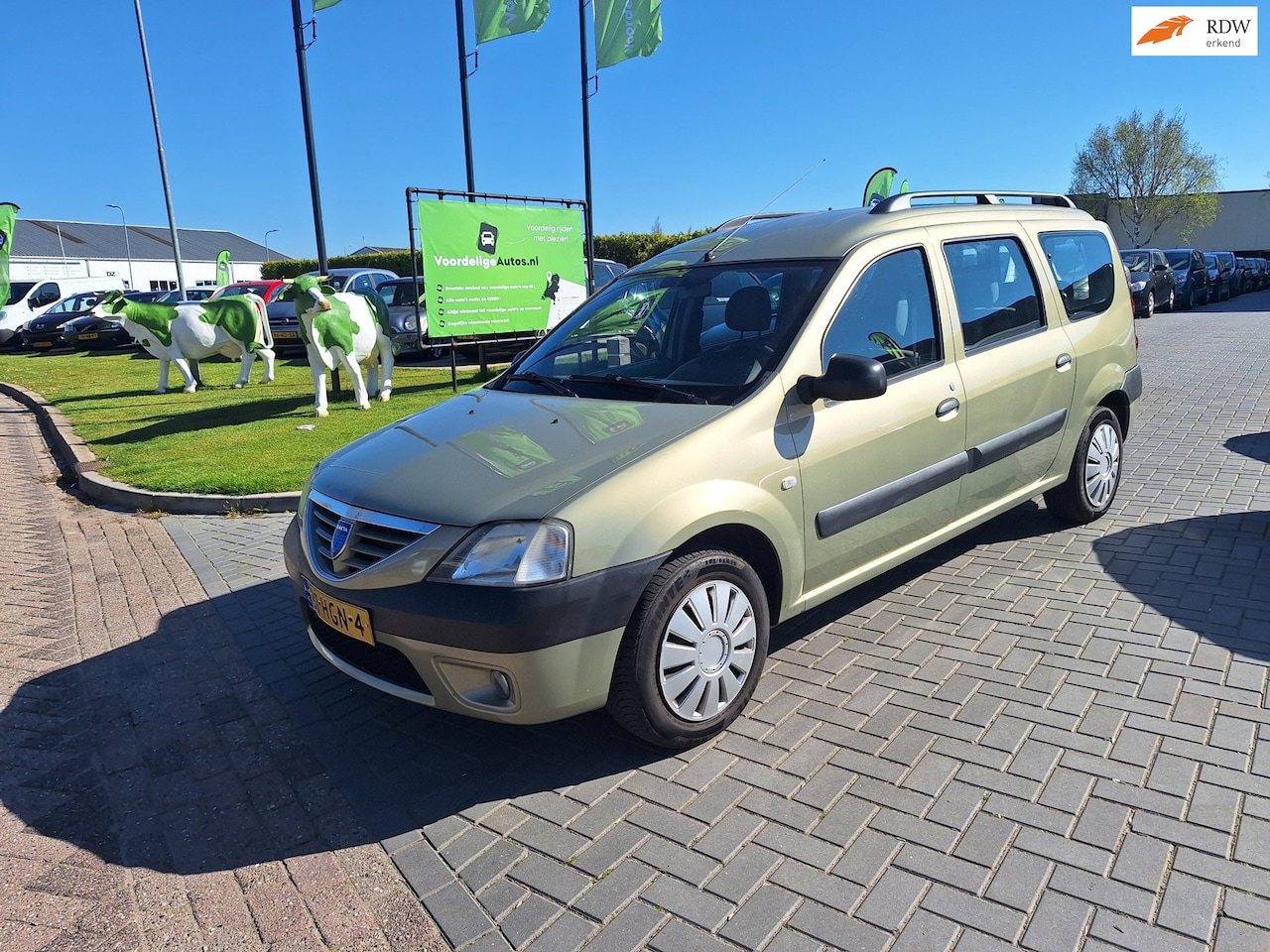 Dacia Logan MCV - 1.6-16V Lauréate 7p. / INRUILKOOPJE - AutoWereld.nl