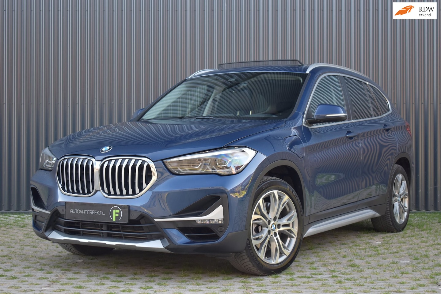 BMW X1 - XDrive25e High Executive xLine | PANO | LEDER | TREKHAAK | HEAD-UP | 1E EIG | DEALER | CAM - AutoWereld.nl