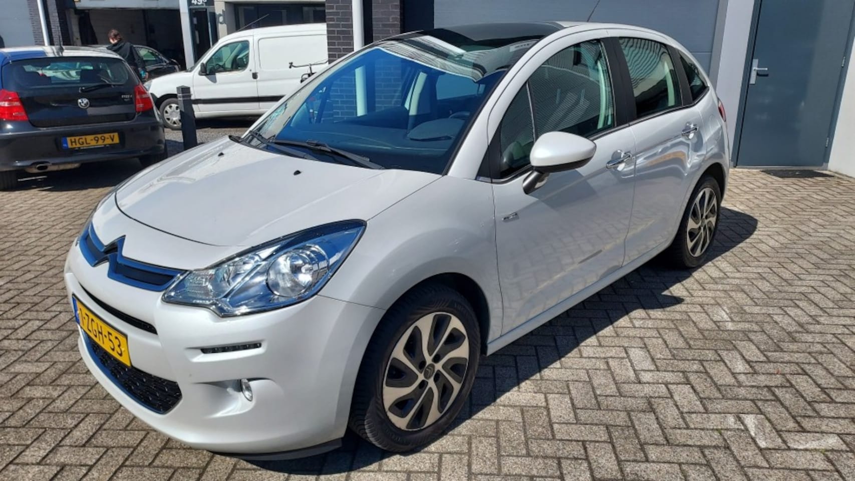 Citroën C3 - 1.2 Pure Tech Exclusive / Navigatie . Cruise Control / Climate Control - AutoWereld.nl