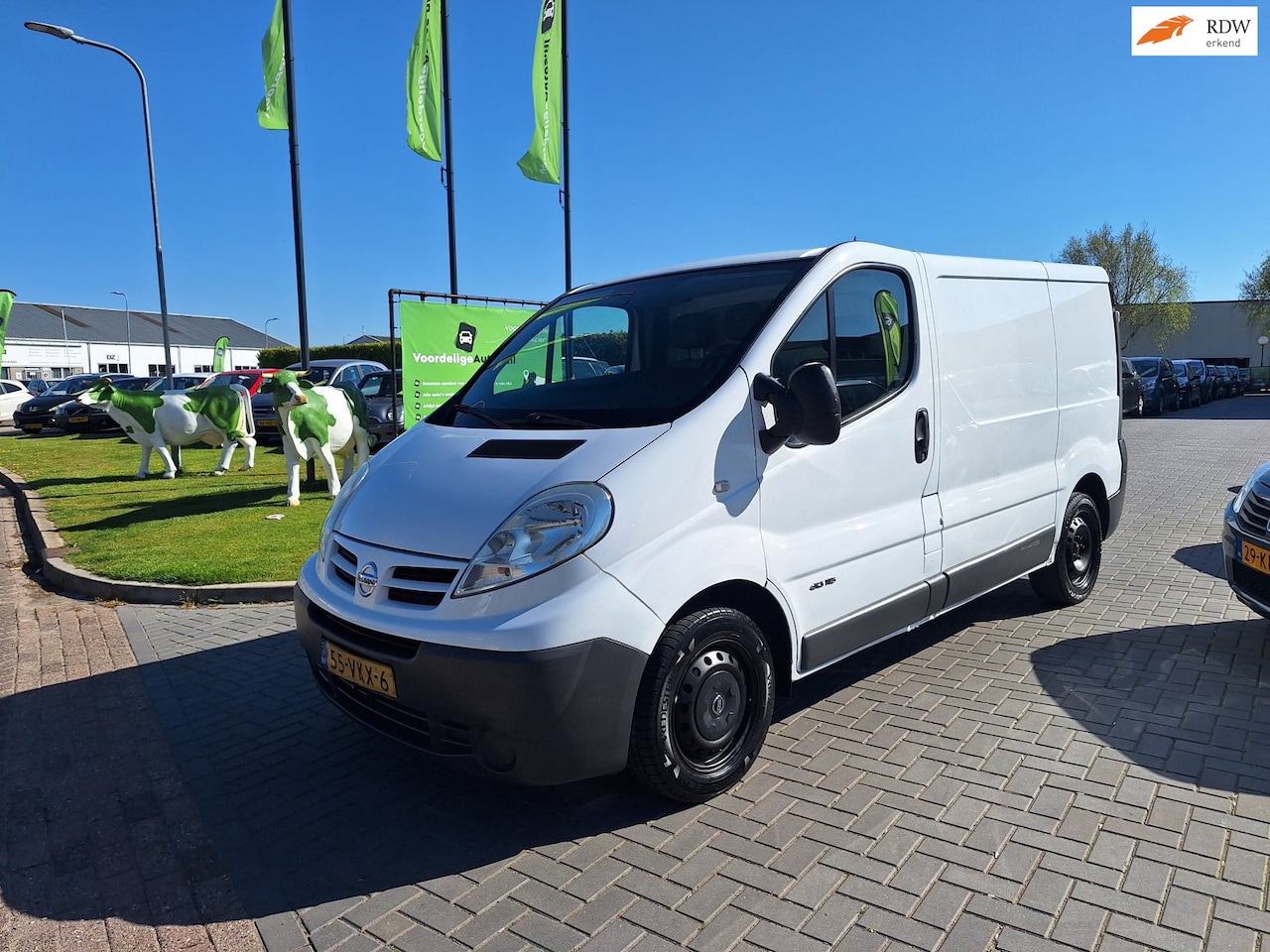 Nissan Primastar - 90.27 2.0 dCi 310L / Nette bus / APK maart 2027 - AutoWereld.nl