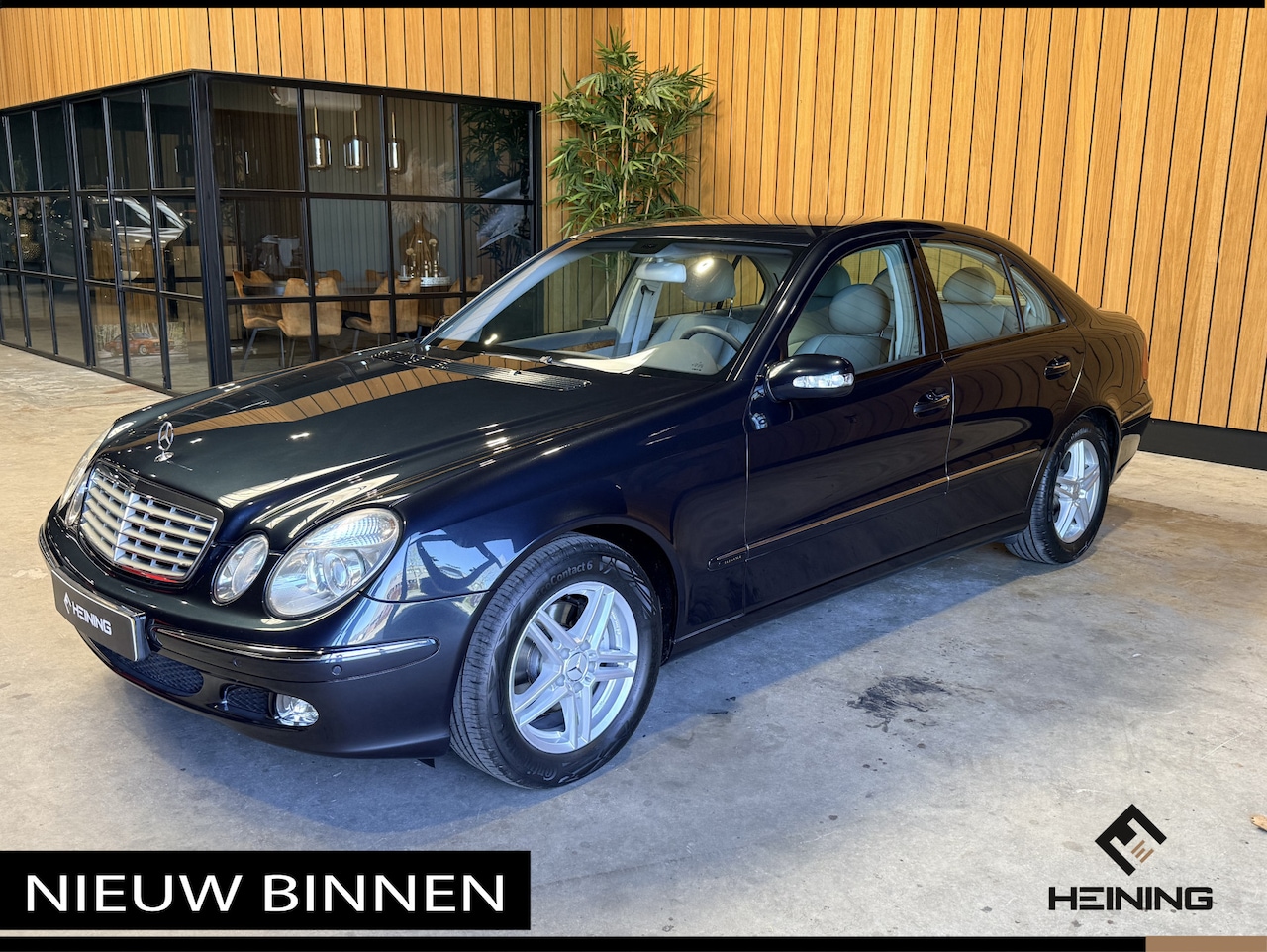 Mercedes-Benz E-klasse - 240 Elegance Automaat. Youngtimer. BTW auto met slechts 104000 km !! - AutoWereld.nl