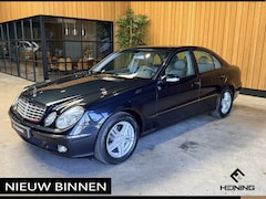 Mercedes-Benz E-klasse - 240 Elegance Automaat. Youngtimer. BTW auto met slechts 104000 km
