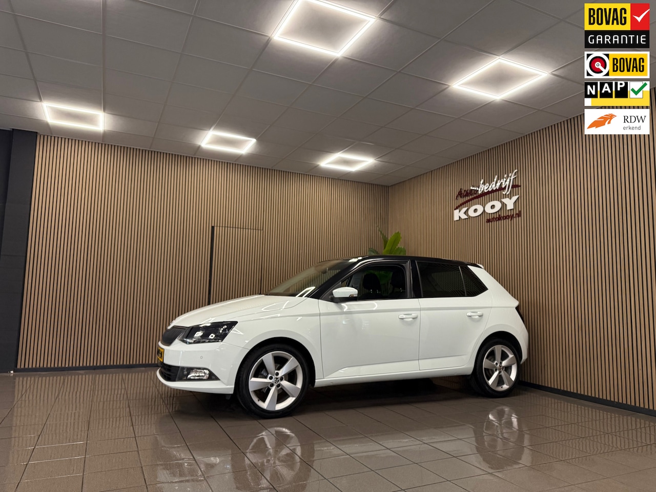 Skoda Fabia - 1.2 TSI First Edition Style * Dealer onderhouden / Panoramadak / LM Velgen / NL Auto * - AutoWereld.nl