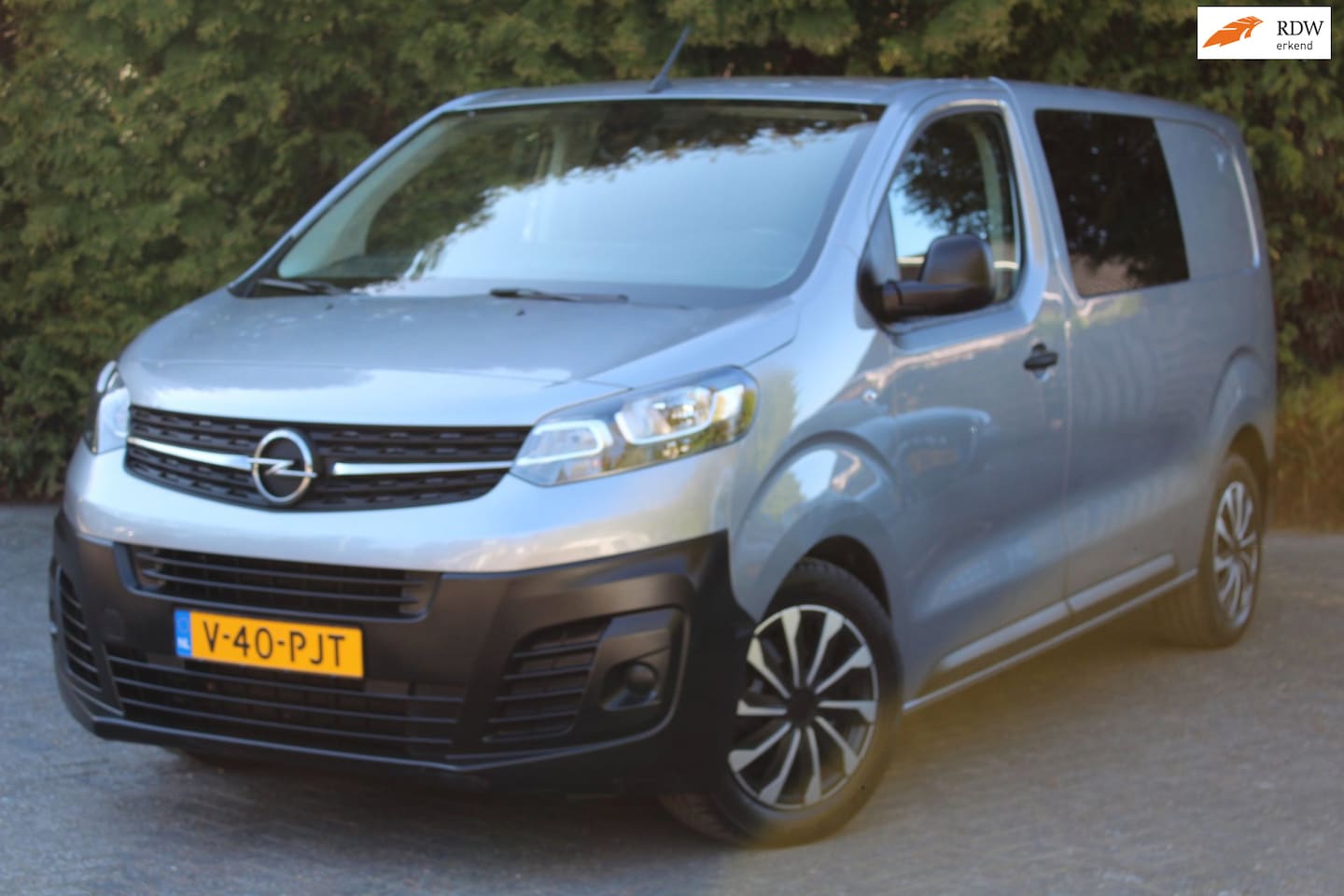 Opel Vivaro - L2H1 Dubbel Cabine 140PK Automaat | Parkeercamera | Apple/Android Carplay | Navigatie | Ai - AutoWereld.nl