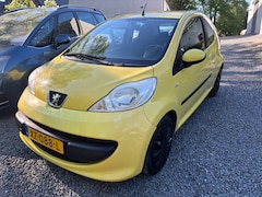 Peugeot 107 - 1.0-12V XR 1 JAAR APK WERKENDE AIRCO