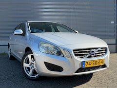Volvo V60 - 2.0 D3 R-Design