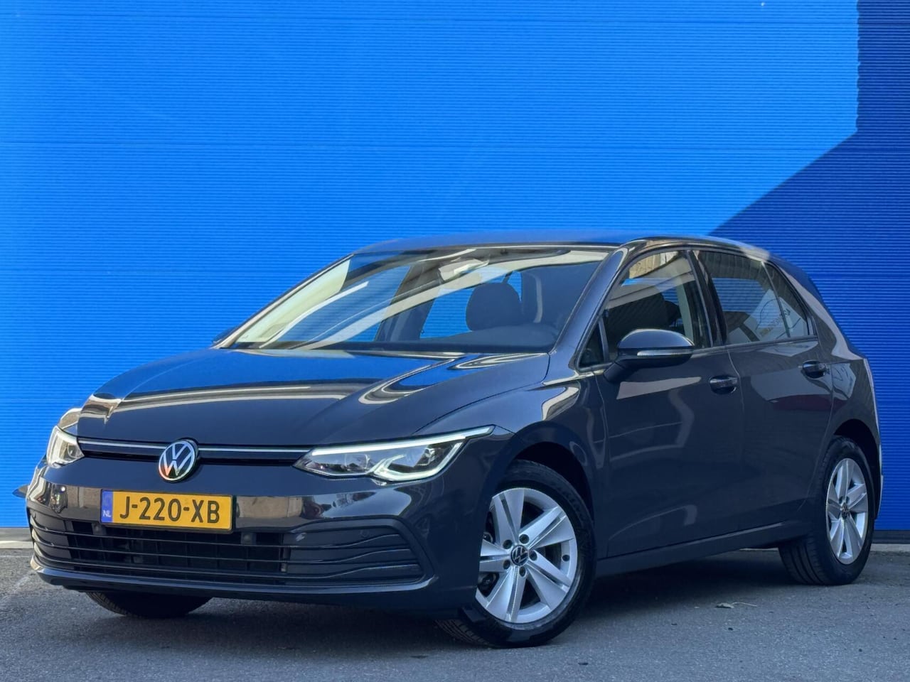 Volkswagen Golf - 1.0 TSI | carplay | Sfeerverlichting | Memory stoel - AutoWereld.nl