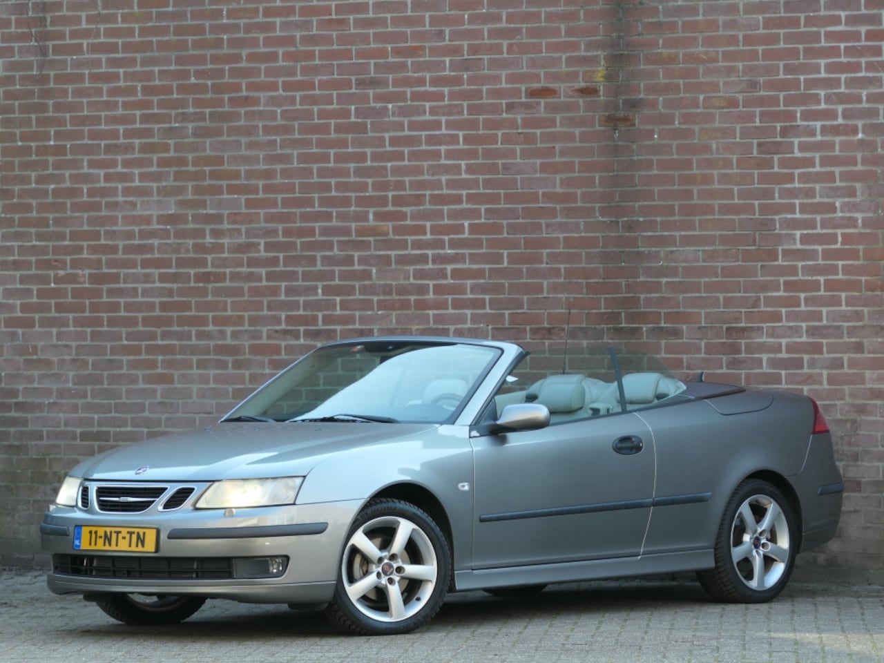 Saab 9-3 Cabrio - 2.0t Vector Navi / Leer / Trekhaak / Cruise control - AutoWereld.nl