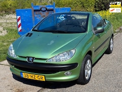 Peugeot 206 CC - 1.6-16V Electric pakket Audio-CD/MP3 LMV 14" Sportstoelen 2 x Airbag Getint glas Windscher
