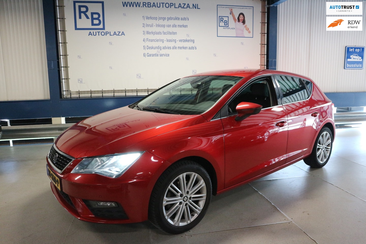 SEAT Leon - 1.4 EcoTSI Xcellence Business Intense 12 MAANDEN GARANTIE/ AUTOMAAT/ TREKHAAK - AutoWereld.nl