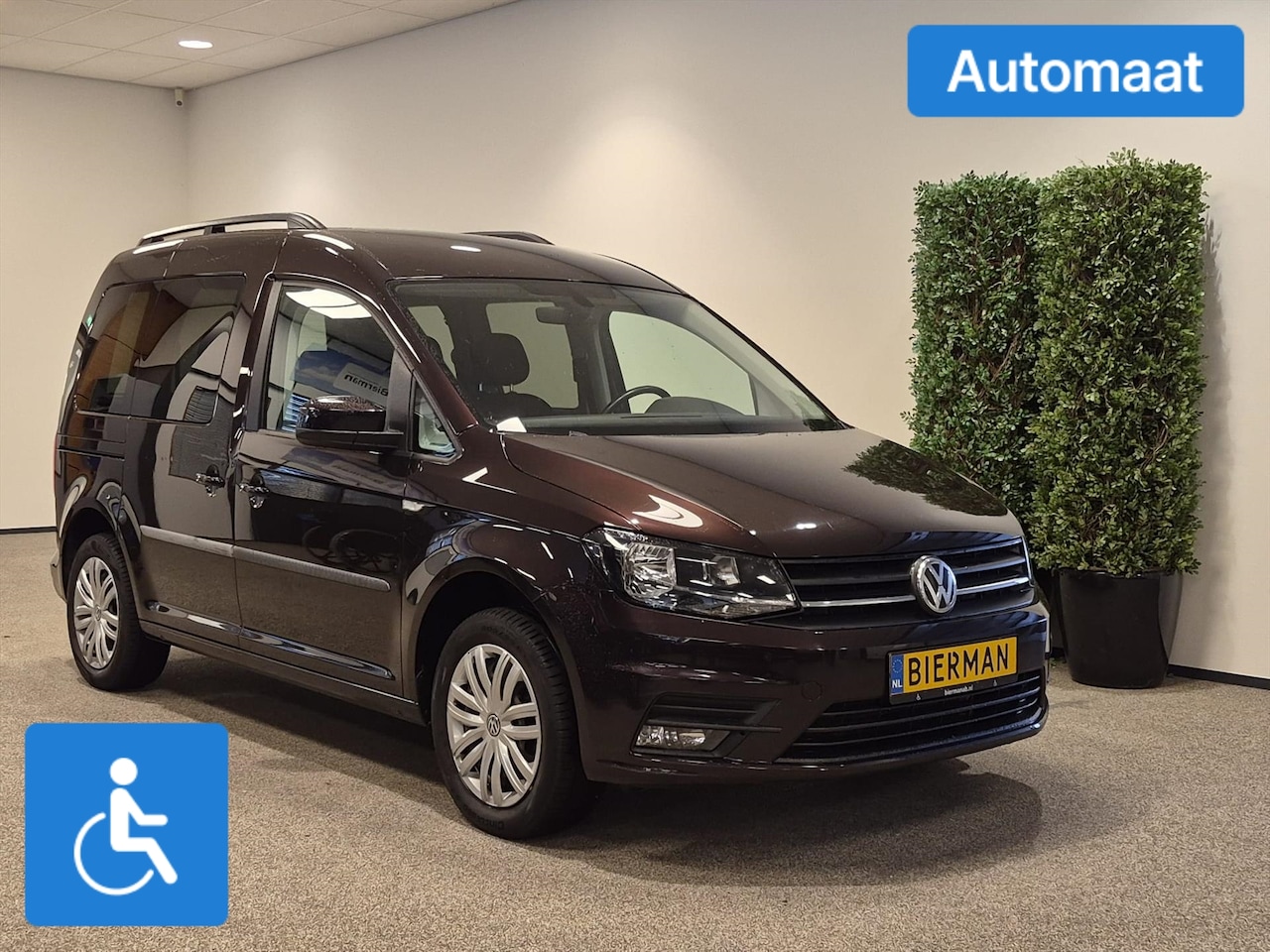 Volkswagen Caddy - Rolstoelauto Automaat 3+1 incl. draaistoel - AutoWereld.nl