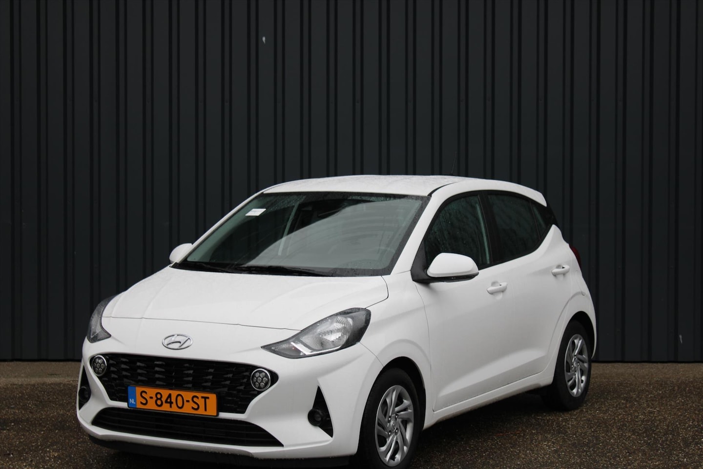 Hyundai i10 - 1.0i 67pk Comfort|Apple carplay|Lane assist|Multifunctioneel stuur - AutoWereld.nl