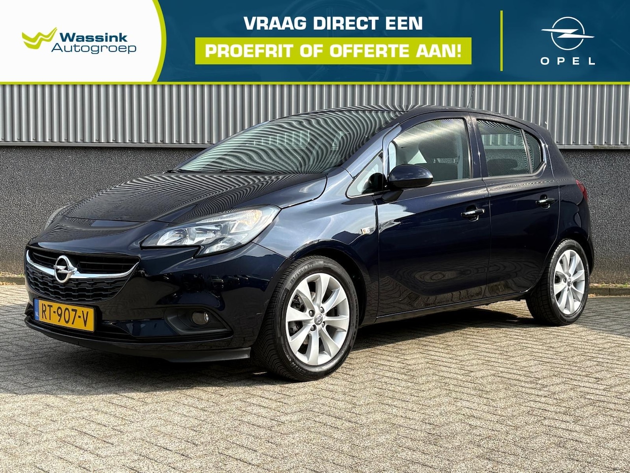 Opel Corsa - 1.4 90PK I Favourite I Navigatie I Parkeerhulp - AutoWereld.nl
