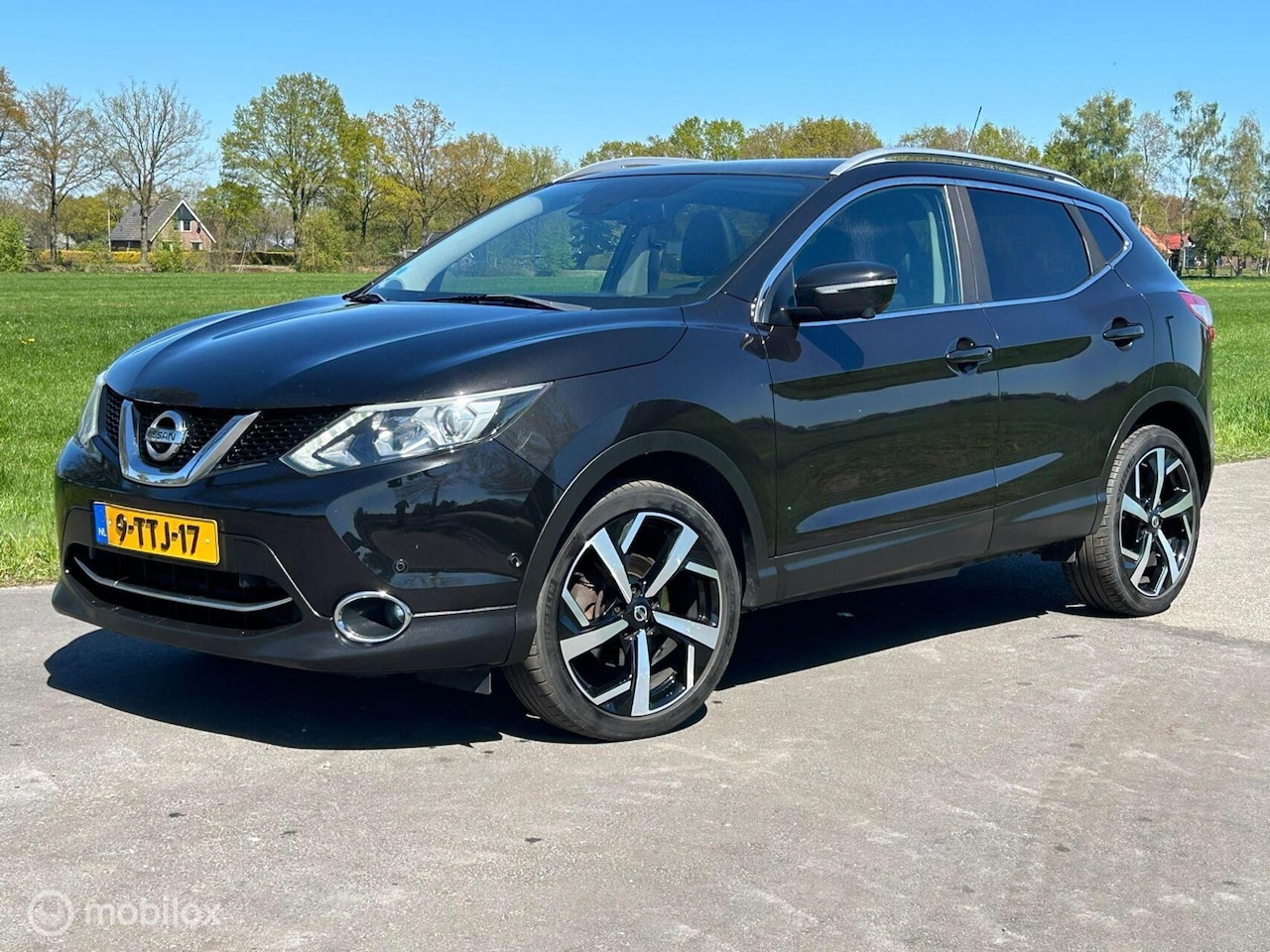 Nissan Qashqai - 1.2 Premier Edition 1.2 Premier Edition, Leder, Pano, 360 camera - AutoWereld.nl