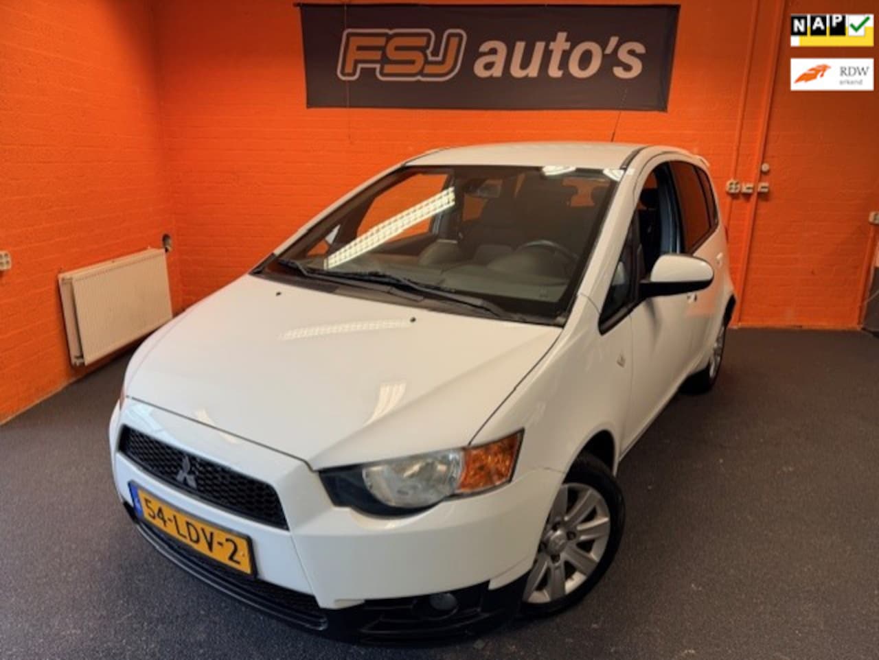 Mitsubishi Colt - 1.3 / 5 DEURS / EDITION TWO / NAVI / AIRCO!! - AutoWereld.nl