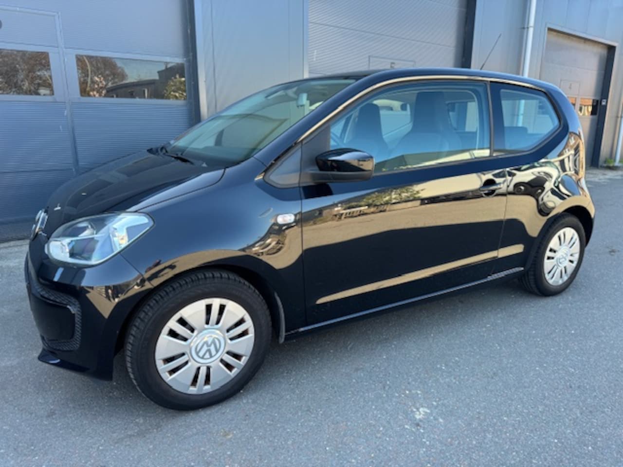 Volkswagen Up! - 1.0 move up! airco dealer onderh. - AutoWereld.nl