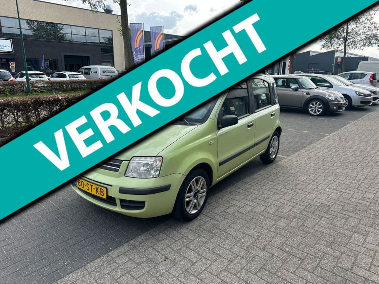 Fiat Panda - 1.2 Navigator airco panoramadak - AutoWereld.nl