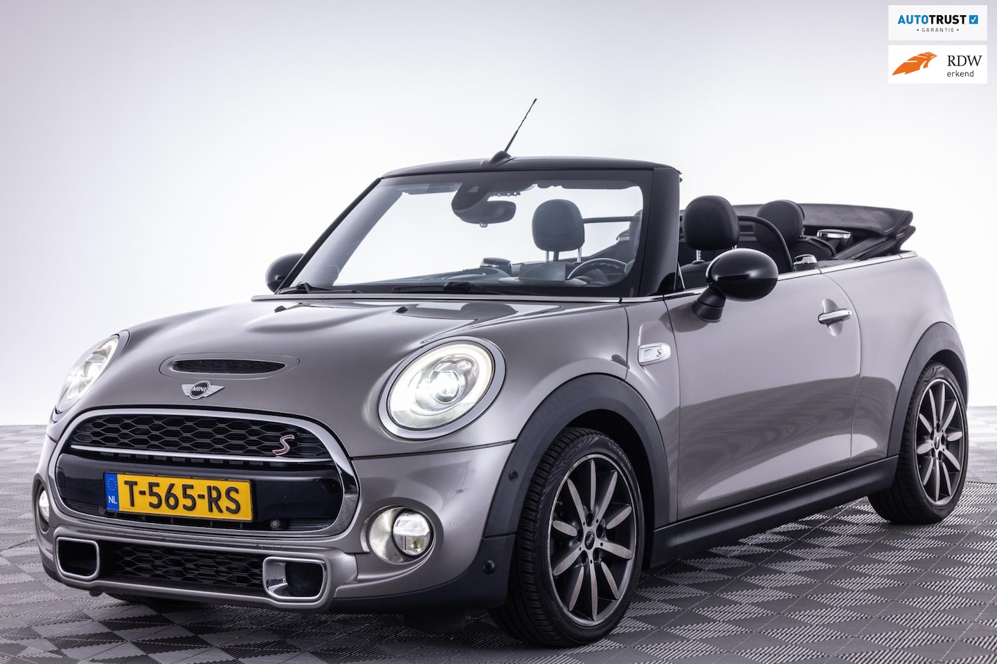 MINI Cabrio - Cooper S 2.0 192 PK Chili Serious Business|Harman Kardon|Head Up|Leder| - AutoWereld.nl