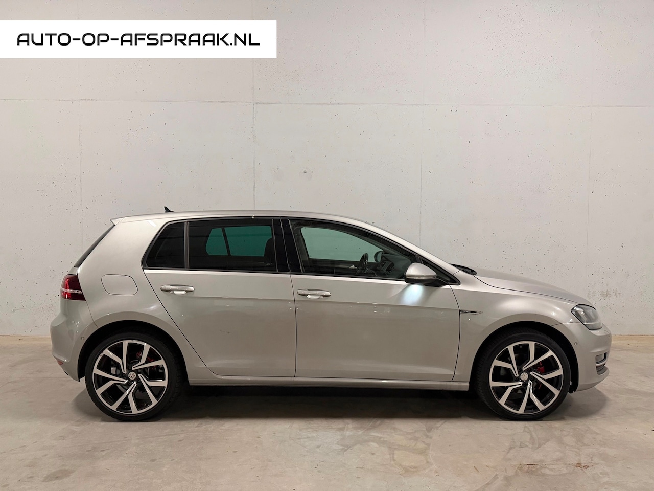 Volkswagen Golf - 1.2 TSI Highline 5drs. Automaat Camera Stoelverw. ACC - AutoWereld.nl
