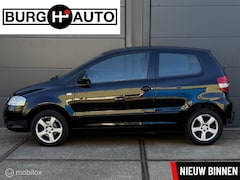 Volkswagen Fox - 1.2 Trendline - 2E EIGENAAR - APK T/M 08-02-2027 - TREKHAAK - LM VELGEN - EL. RAMEN + SPIE
