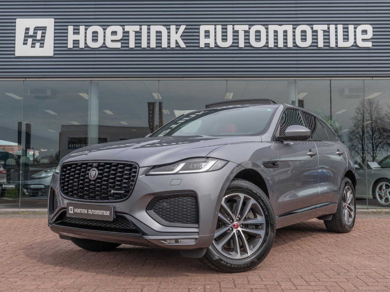 Jaguar F-Pace - 2.0 P400e PHEV SE | Pano | Hud | 360° camera | Apple CarPlay & Android Auto - AutoWereld.nl