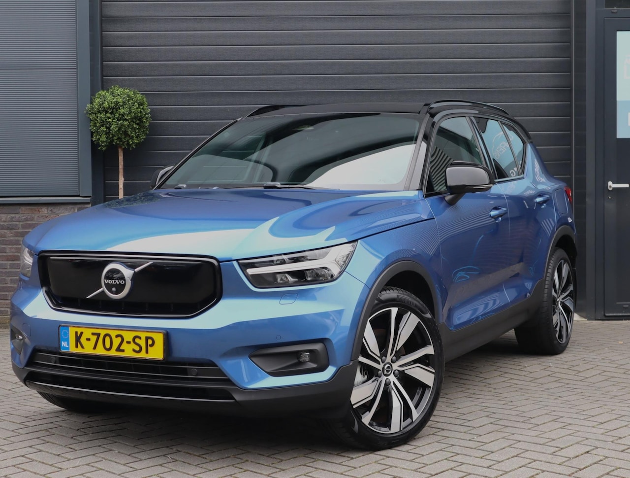 Volvo XC40 - Recharge P8 AWD R-Design | Panoramadak | Harman/Kardon | 360 | BLIS - AutoWereld.nl