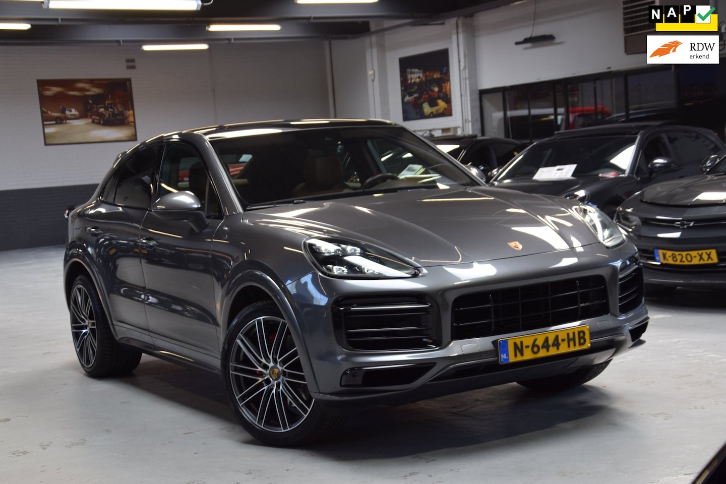 Porsche Cayenne Coupé - 3.0 E-Hybrid Nightvision|Panoramadak|Org.NL|2e Eig.|Nwp.143500 - AutoWereld.nl
