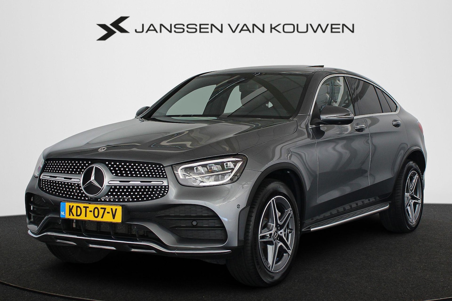 Mercedes-Benz GLC-klasse Coupé - 300e 4MATIC Business Solution AMG Panoramadak Trekhaak 360 Keyless - AutoWereld.nl