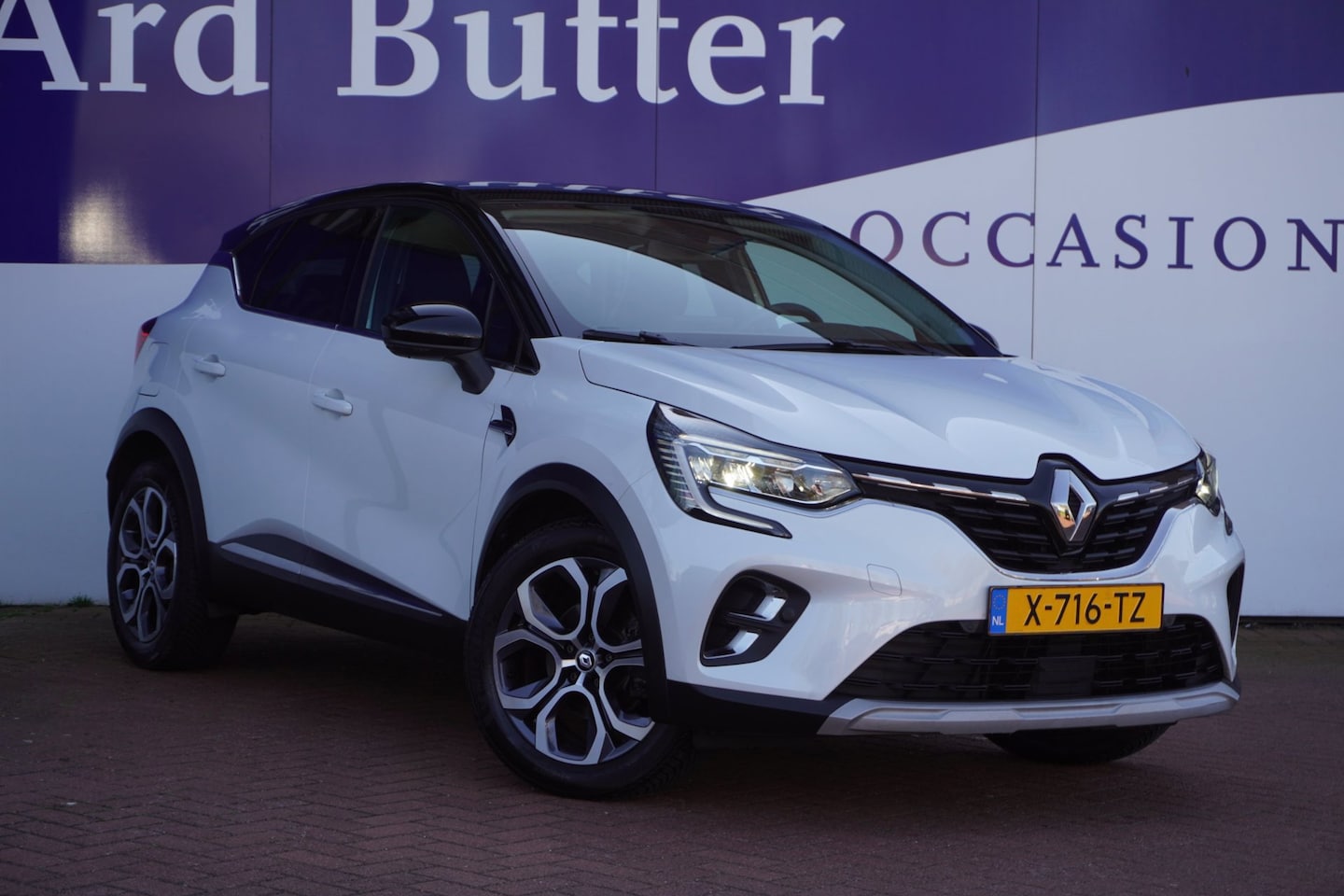 Renault Captur - 1.6 E-Tech plug-in hybrid 160 techno+Half-Leder+Navigatie+camera+Multiemedia-scherm = ZEER - AutoWereld.nl